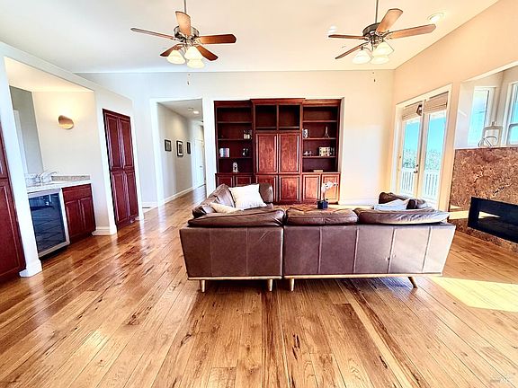 3rd image of 702 Montebello Drive