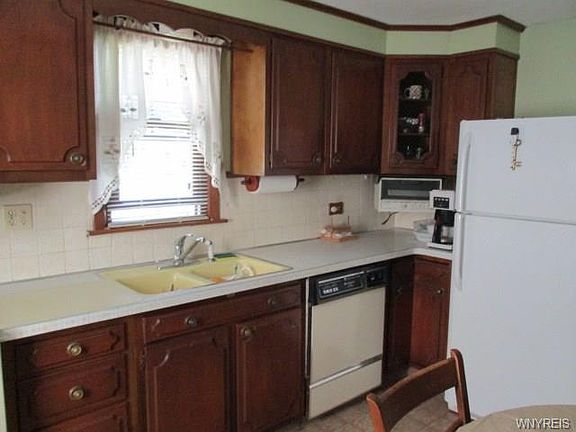 5th image of 58 S Huxley Dr
