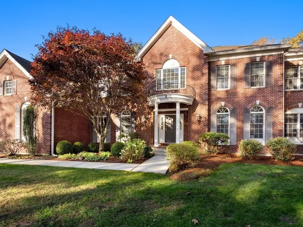 8 Overlook Rd, Hopkinton, MA 01748