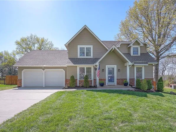 6616 Ridgeview Rd, Shawnee, KS 66217