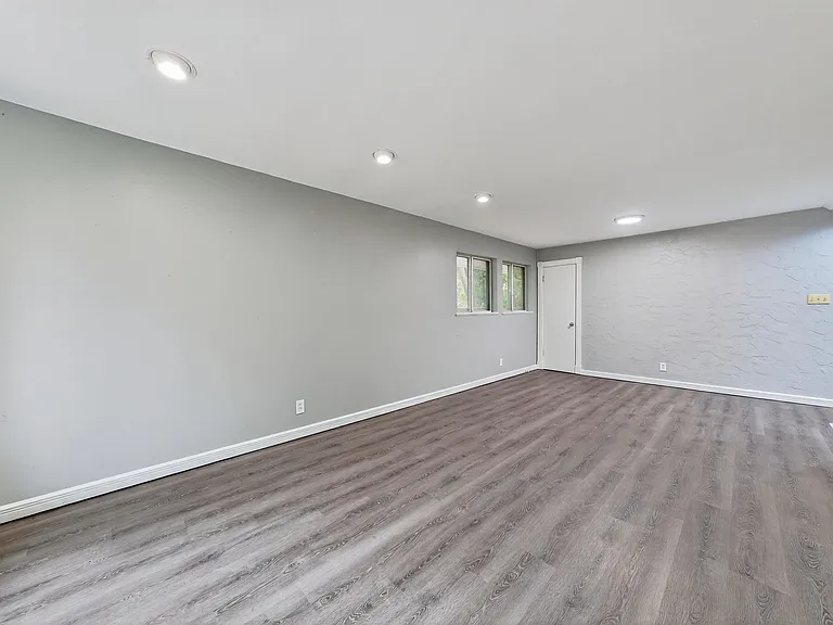 120 McAlpine Dr — Photo 7