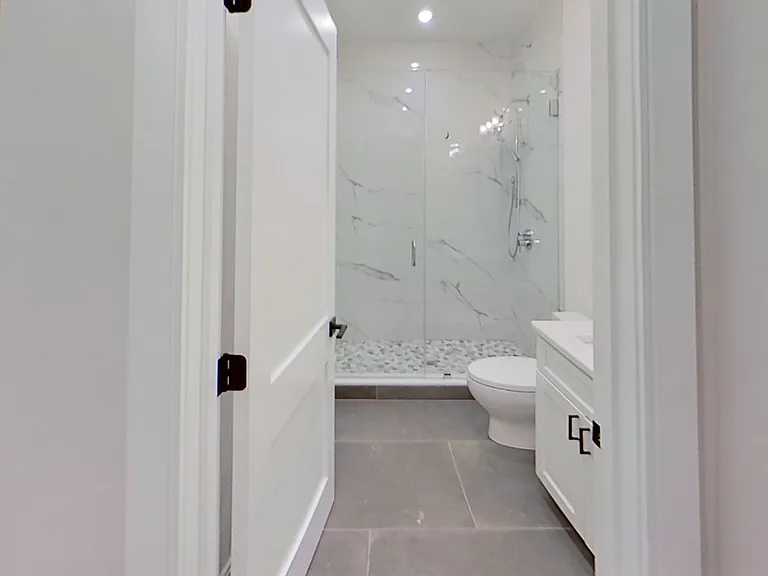 45-49 Englewood Ave #5F — Photo 6