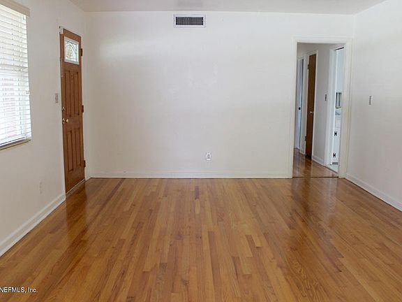 5th image of 1205 Brookmont Ave E