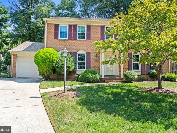 2 Stevenage Cir, Rockville, MD 20850