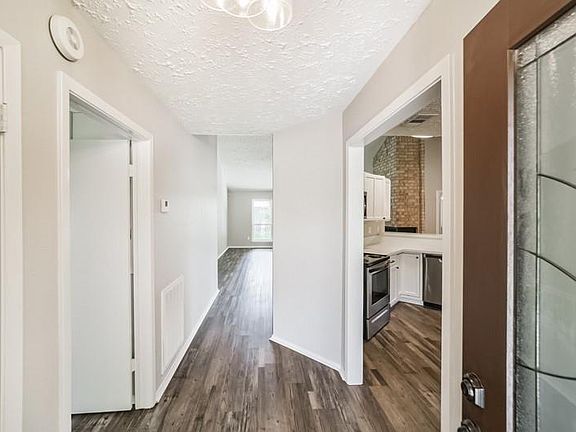 4th image of 15806 Pfeiffer Drive