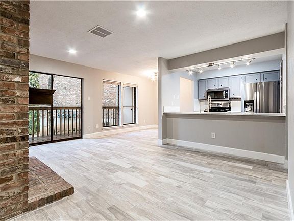 2nd image of 3839 Dry Creek Dr Unit 127