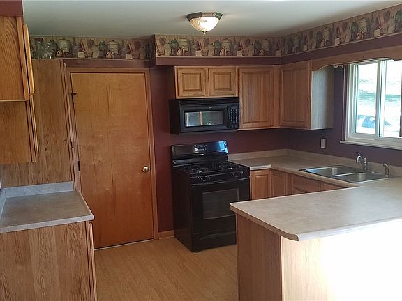 5th image of 110 W College St