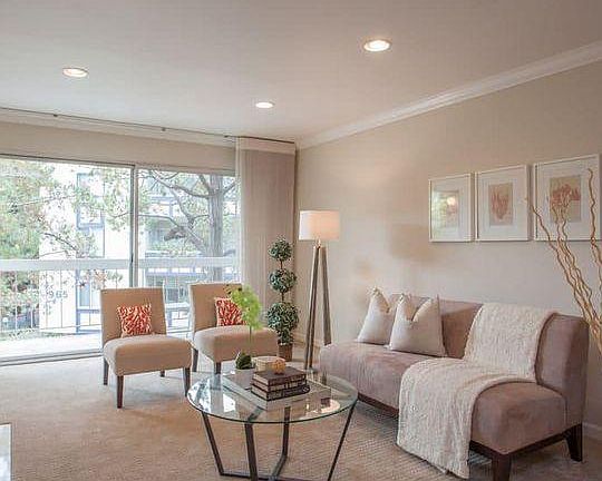 2nd image of 960 Shorepoint Ct APT 204