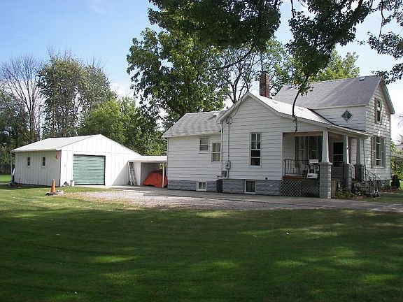 2nd image of 507 Scheurmann St