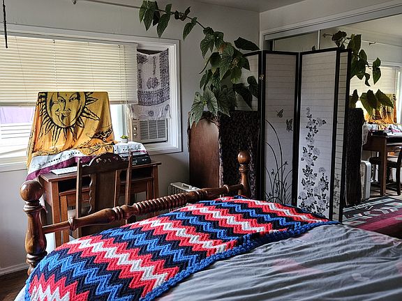 5th image of 3015 Kincaid St