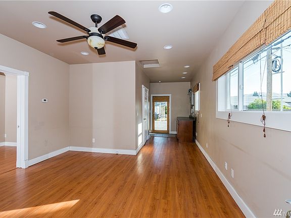 5th image of 314 E Woodin Ave