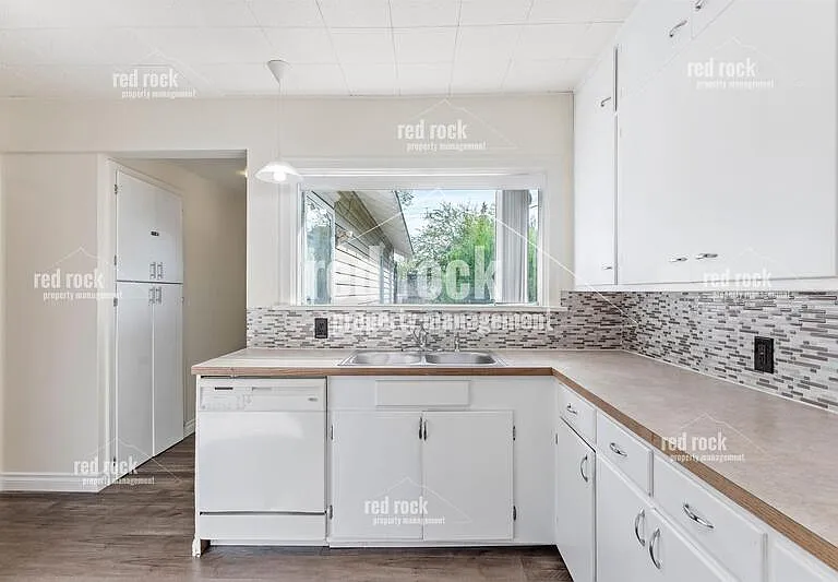 402 E Baldwin Ave — Photo 7