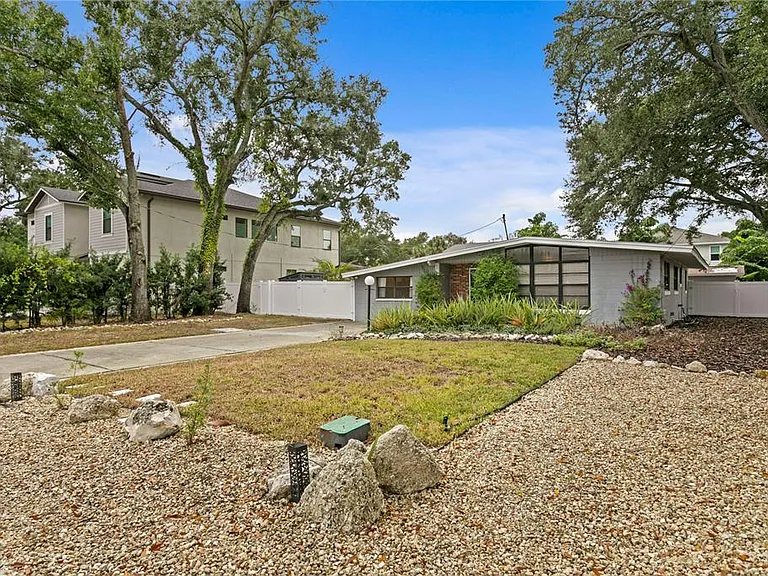 2407 S Lois Ave — Photo 52