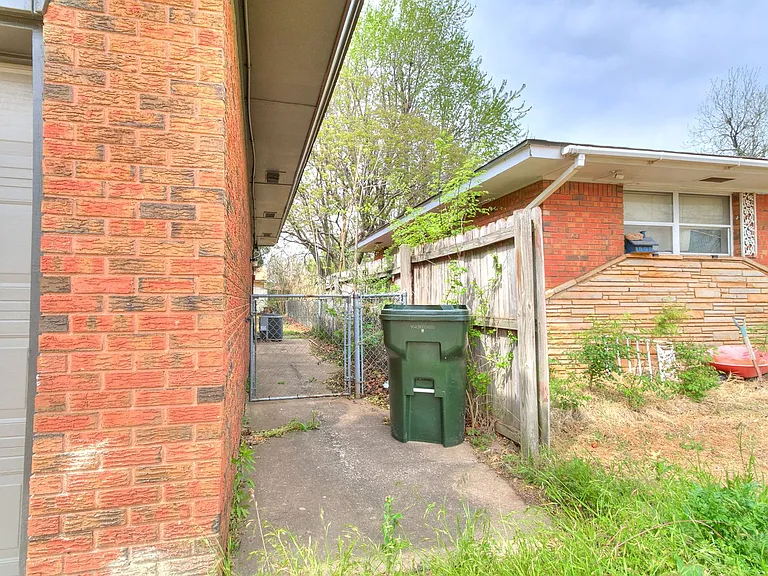721 E Bouse Dr — Photo 37