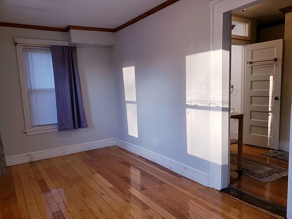 4th image of 21 Woodward St