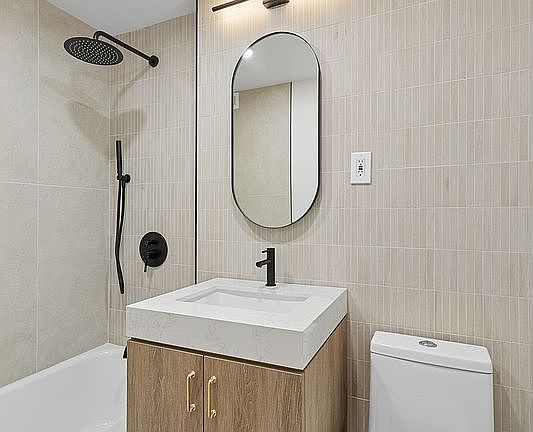 5th image of 225 E 46th St APT 5A