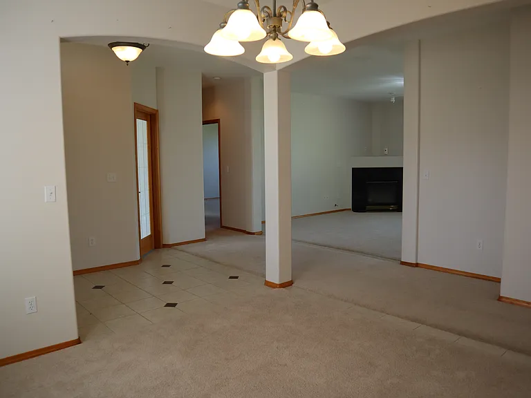 2758 Rue Ct — Photo 14