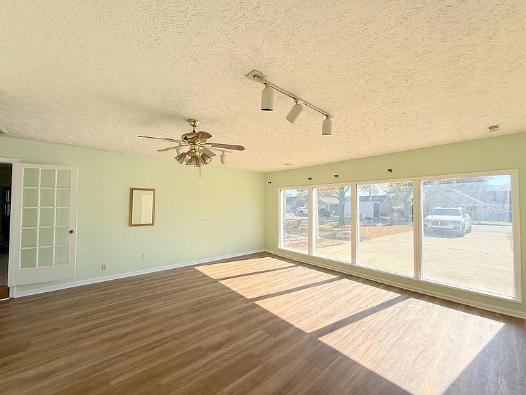 158 Lewis Ln — Photo 14