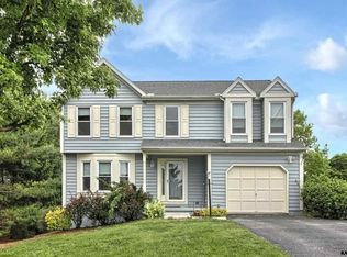 108 Brook Meadow Cir, Shrewsbury, PA 17361