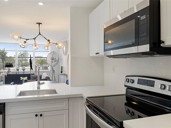 2nd image of 1020 Meridian Ave APT 302