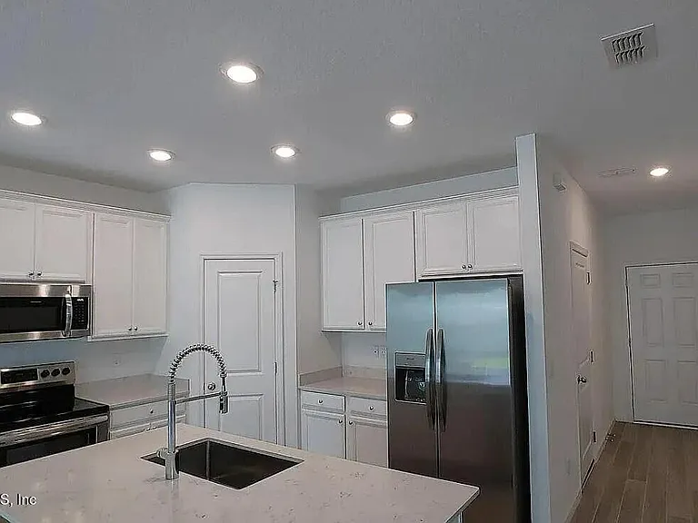 105 Boracay Cir — Photo 13