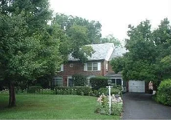1409 Center Rd photo 1