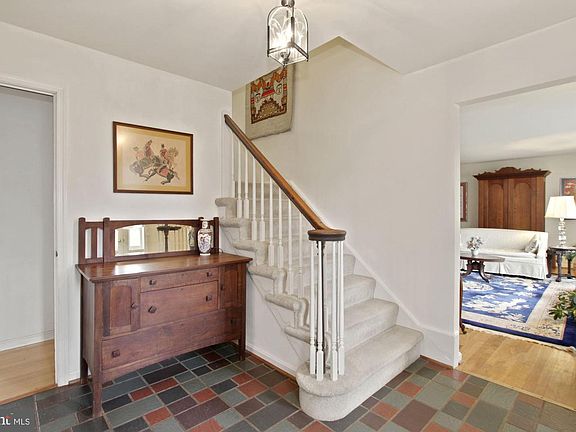 2nd image of 500 Mannakee St