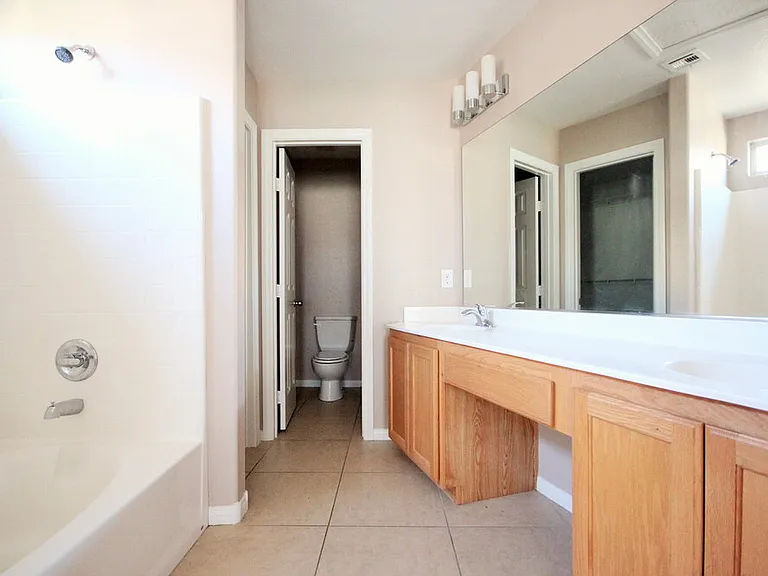 10735 Holmfield St — Photo 9