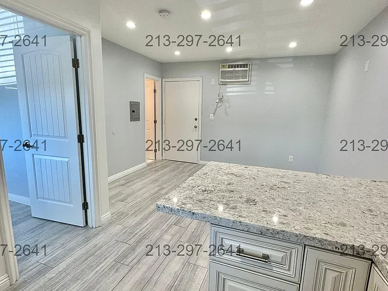 420 S Manhattan Pl #1 — Photo 1
