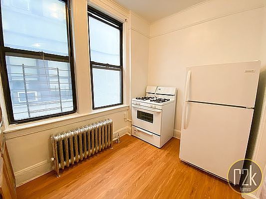 2nd image of 31-47 33rd St #6