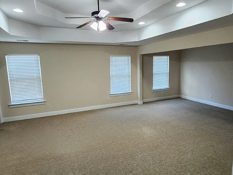 718 Erika Ln — Photo 10