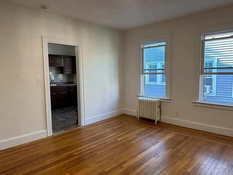 92 Anthony St #2R — Photo 10