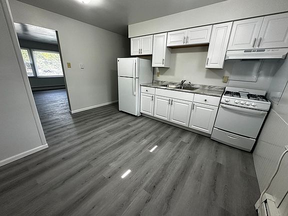 4th image of 5533 Aspen Ave #3