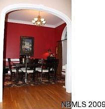 Beautiful 11ft Ceilings