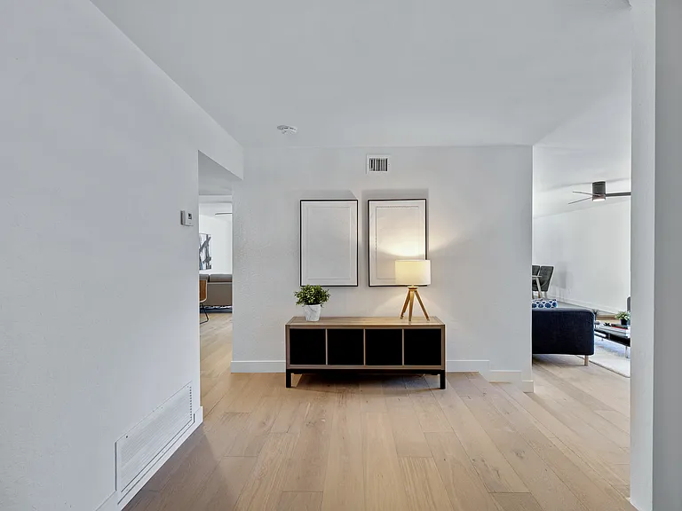 2514 N 60th Pl — Photo 3