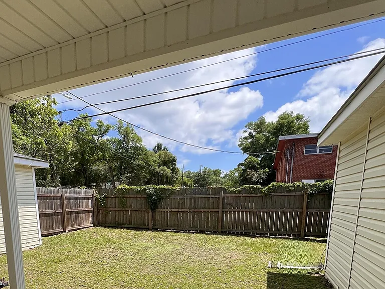 3633 Southward Dr #B — Photo 12