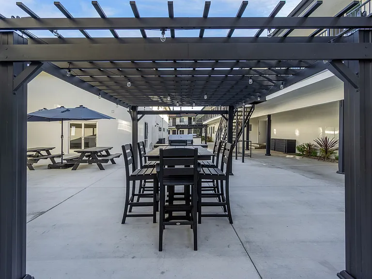 Torrance Gateway Apartments — Photo 25