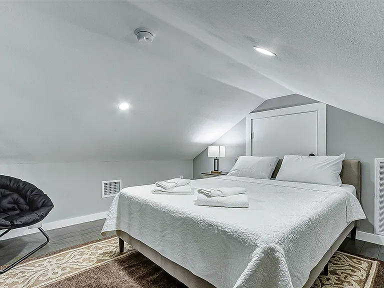 1040 Johnson Rd — Photo 40