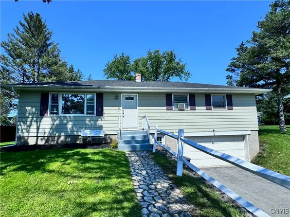 24 Plymouth Ave, Whitesboro, NY 13492