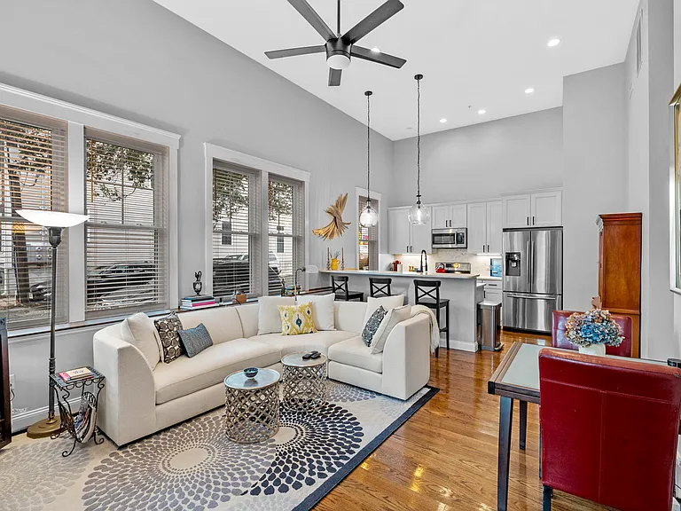 85 Bridge St #3 — Photo 1