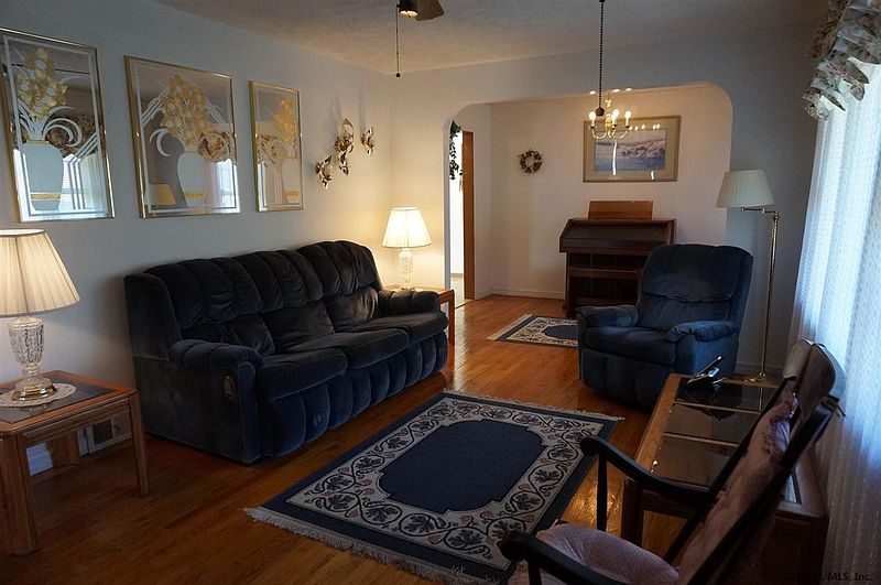 2nd image of 359 E CAMPBELL RD