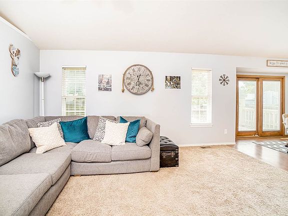 5th image of 51 Arnold Dr