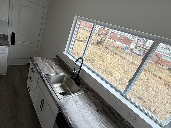 5th image of 1741 Foley Dr