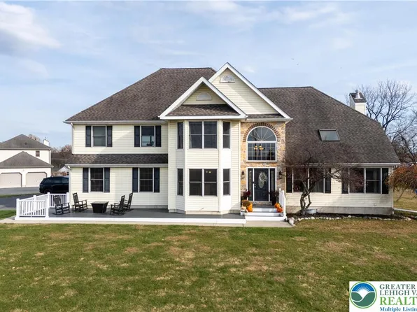 5 Farmstead Way, Mount Bethel, PA 18343