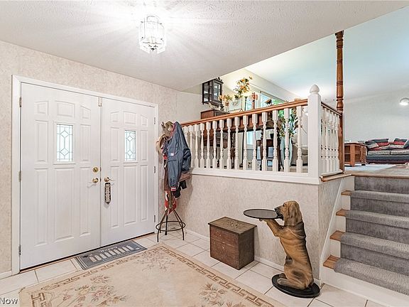 3rd image of 6424 Creekside Trl