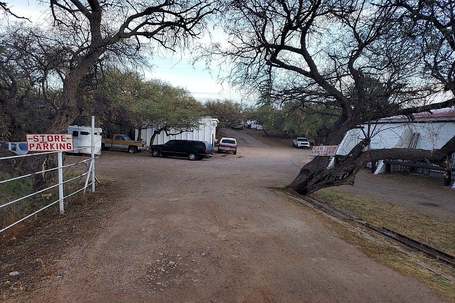 2nd image of 519 E Frontage Rd