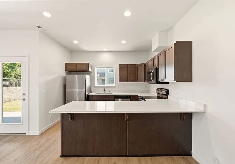 1122 N Davis Ln — Photo 10