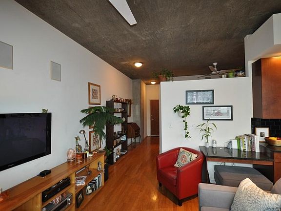 4th image of 860 Peachtree St NE Unit 1016