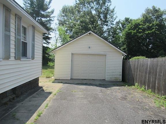 4th image of 14 Haviland Ave