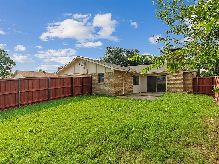 1926 Rambling Ridge Ln — Photo 18